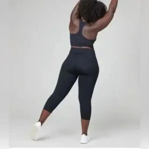 Spanx Booty Boost Active Cropped Black Leggings Sz. 3X NWT